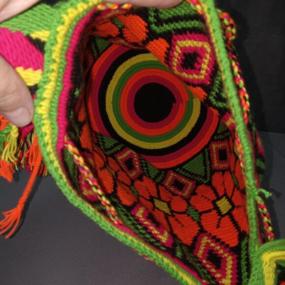 Authentic Handmade Crocheted VIBRANT COLUMBIAN MOCHILA WAYUU CROSSBODY BAG 6742 - Picture 10 of 11